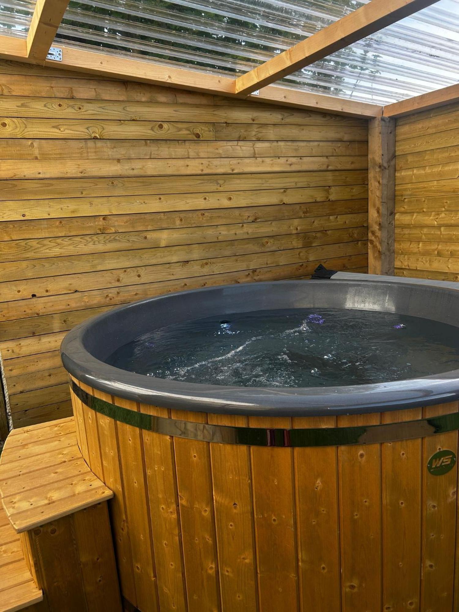 The Alpaca Farmhouse With Hot Tub And Alpaca Experience Included Dromara Eksteriør bilde
