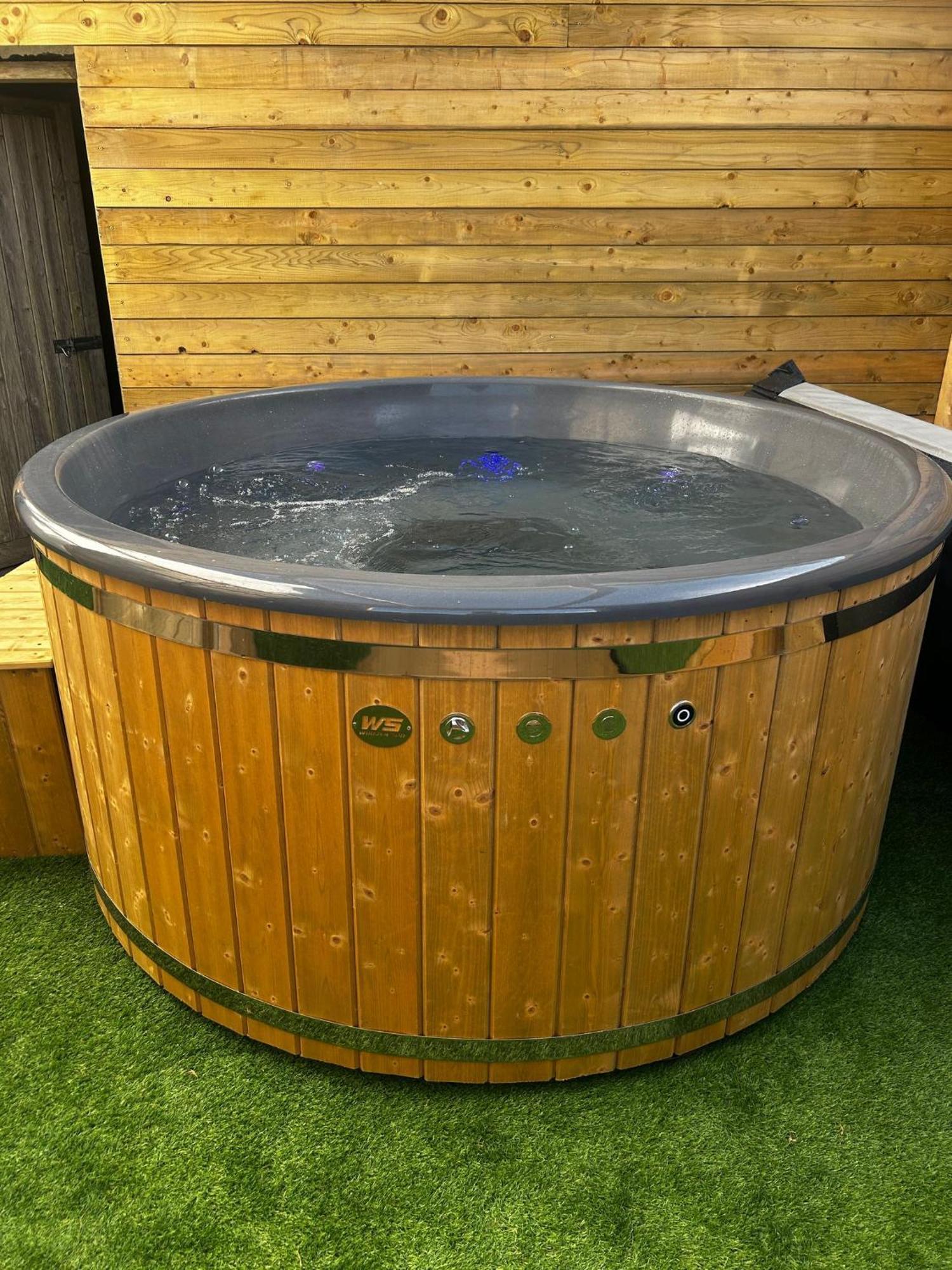 The Alpaca Farmhouse With Hot Tub And Alpaca Experience Included Dromara Eksteriør bilde