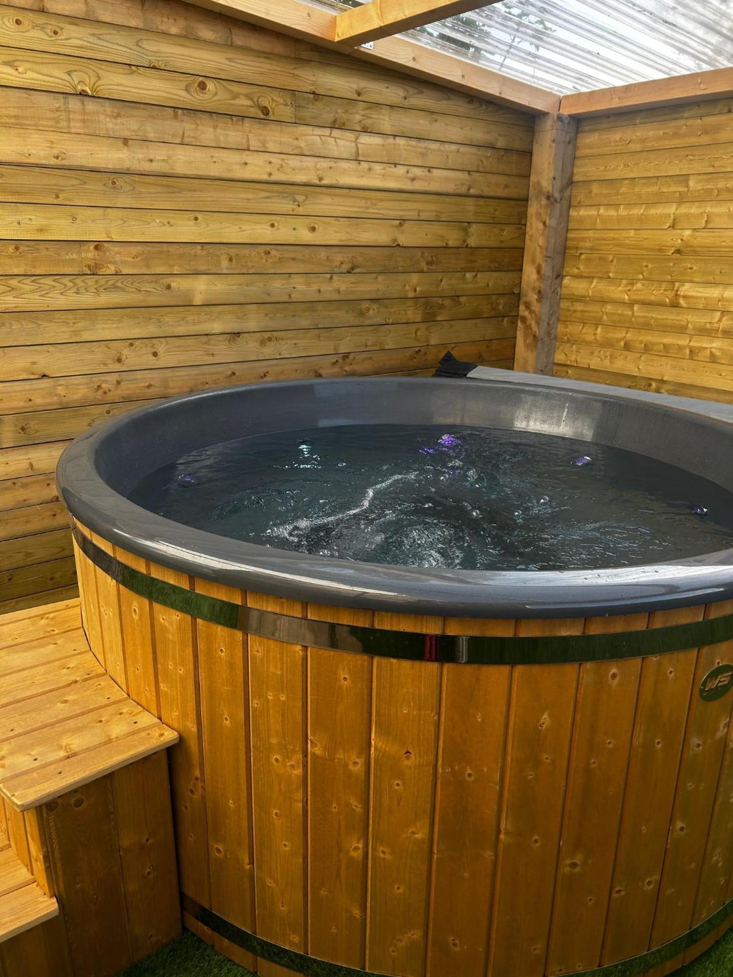 The Alpaca Farmhouse With Hot Tub And Alpaca Experience Included Dromara Eksteriør bilde